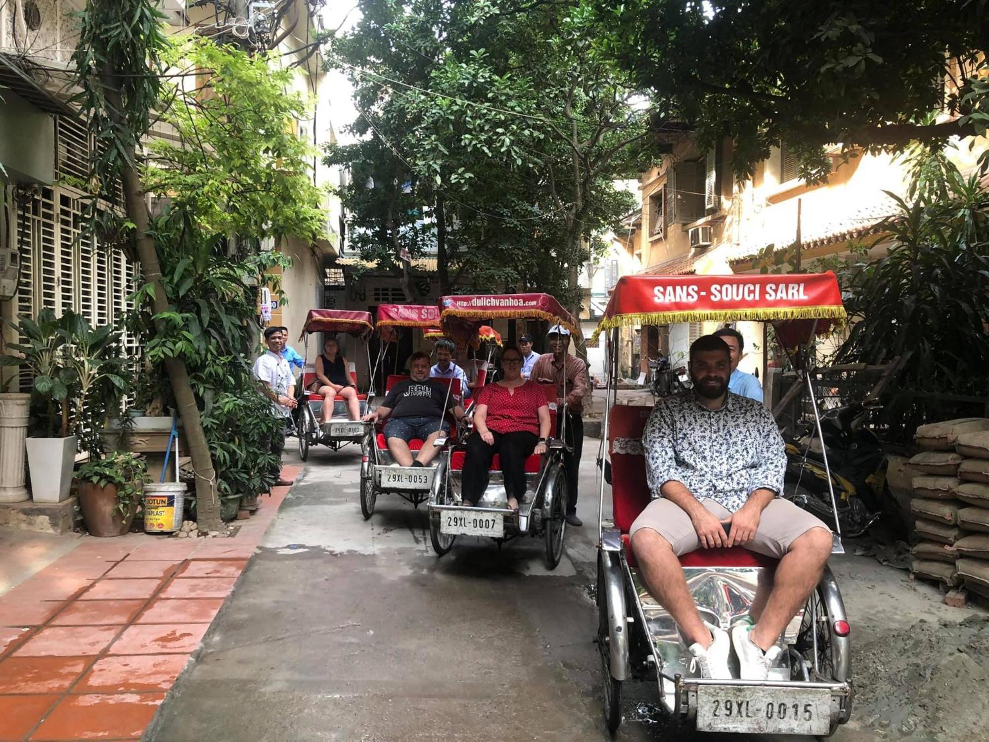 Awesome Hanoi Hostel Exterior photo